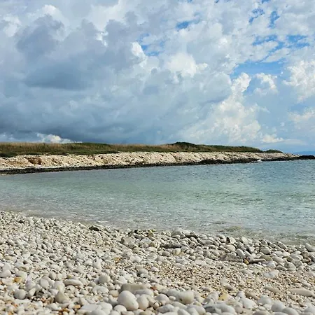 Bluemare B7 With Shared Pool Ližnjan