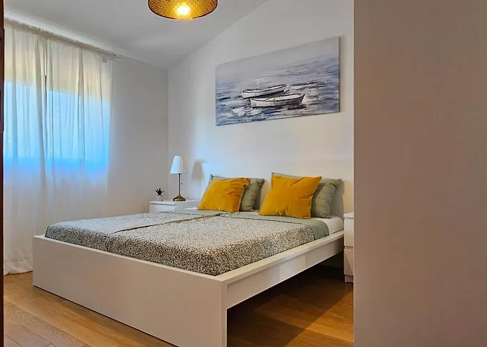 Bluemare B7 With Shared Pool