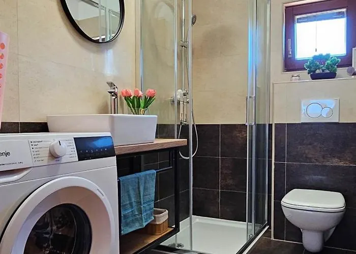 Bluemare B7 With Shared Pool * Ližnjan