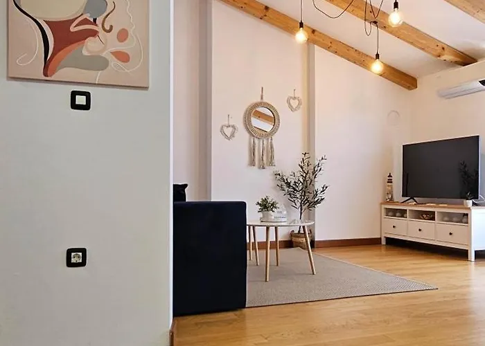 Bluemare B7 With Shared Pool Ližnjan